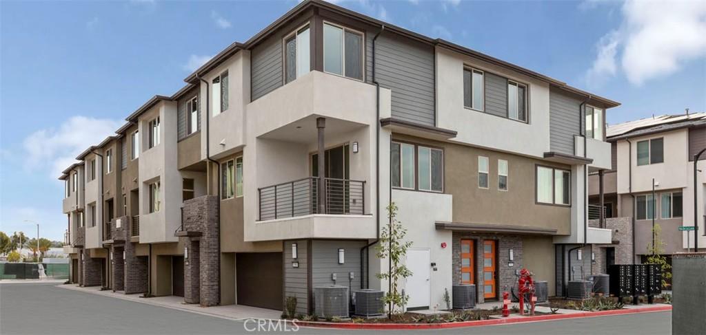 MLS #OC26077535 image #0