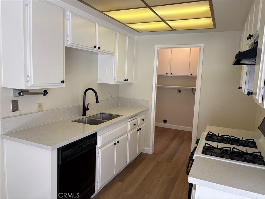 MLS #OC26080412 image #0