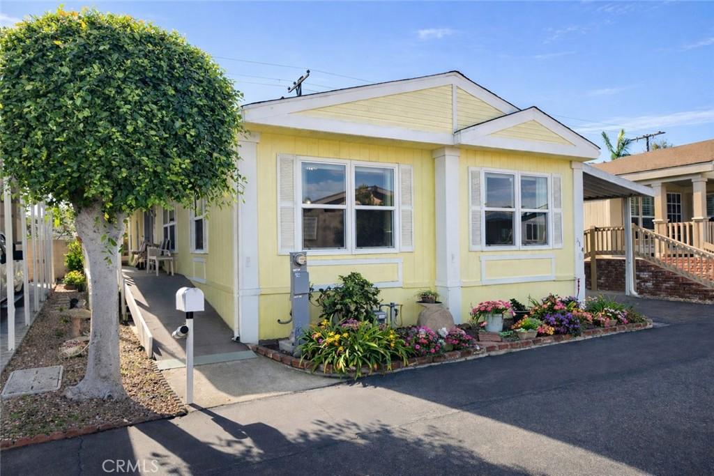 MLS #OC26082335 image #0