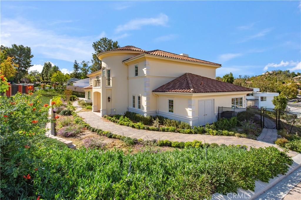 MLS #OC26095151 image #0