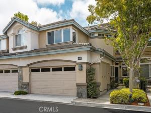 MLS #OC26100450 image #0