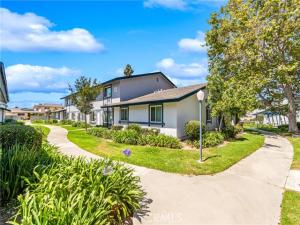 MLS #OC26102040 image #0