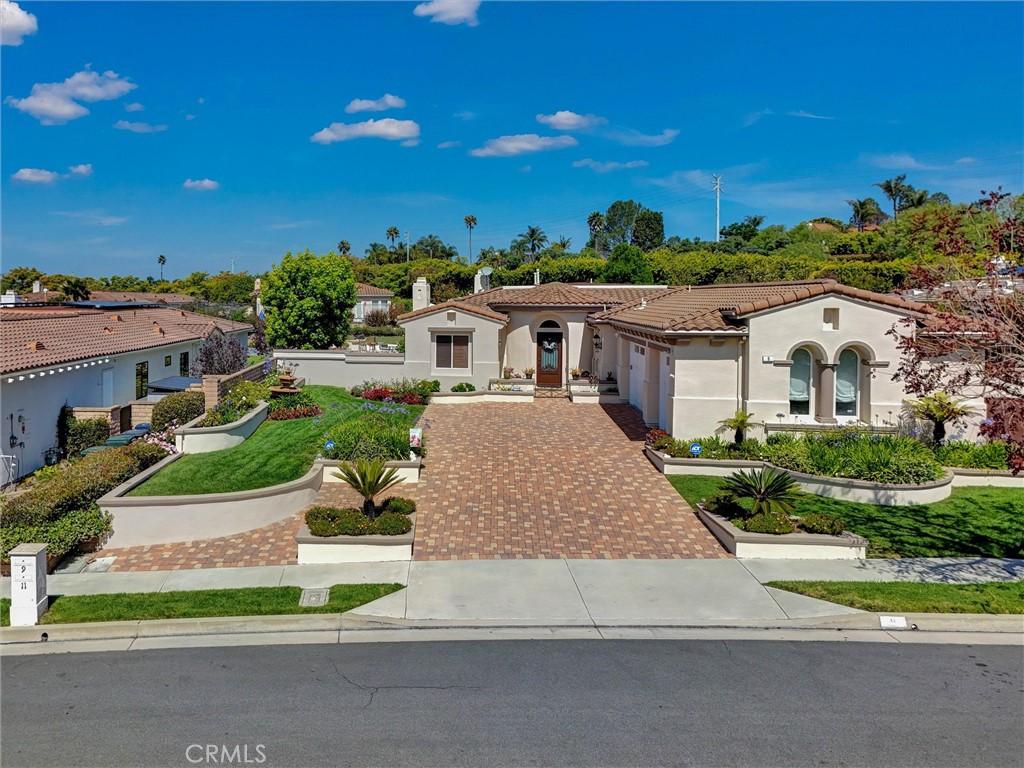 MLS #OC26102123 image #0