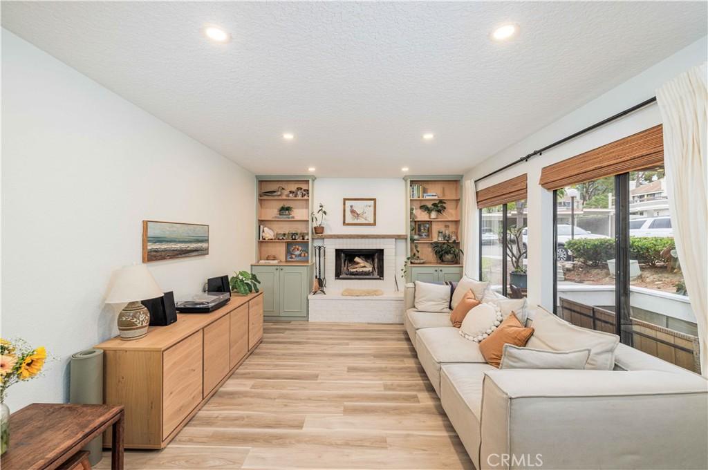 MLS #OC26102469 image #0