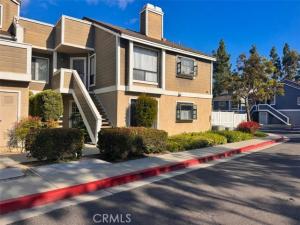 MLS #OC26104283 image #0
