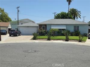 MLS #OC26104424 image #0