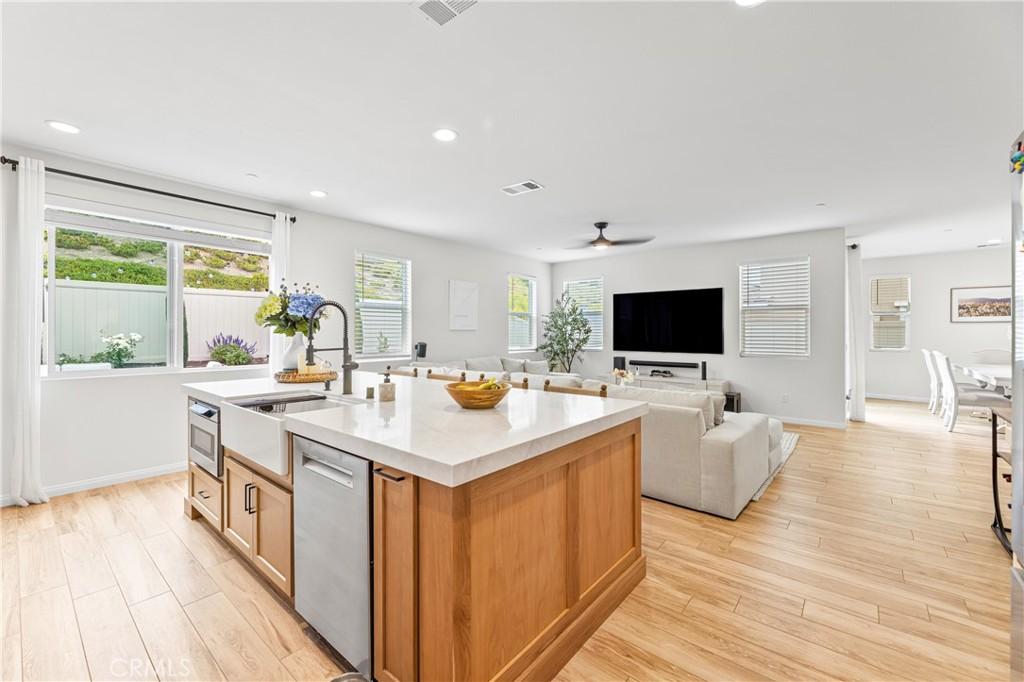 MLS #OC26107287 image #0