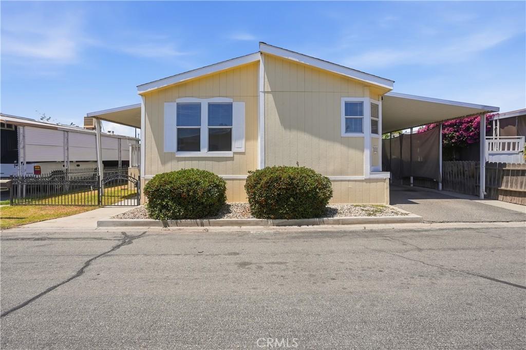 MLS #OC26108592 image #0