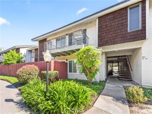 MLS #OC26110940 image #0