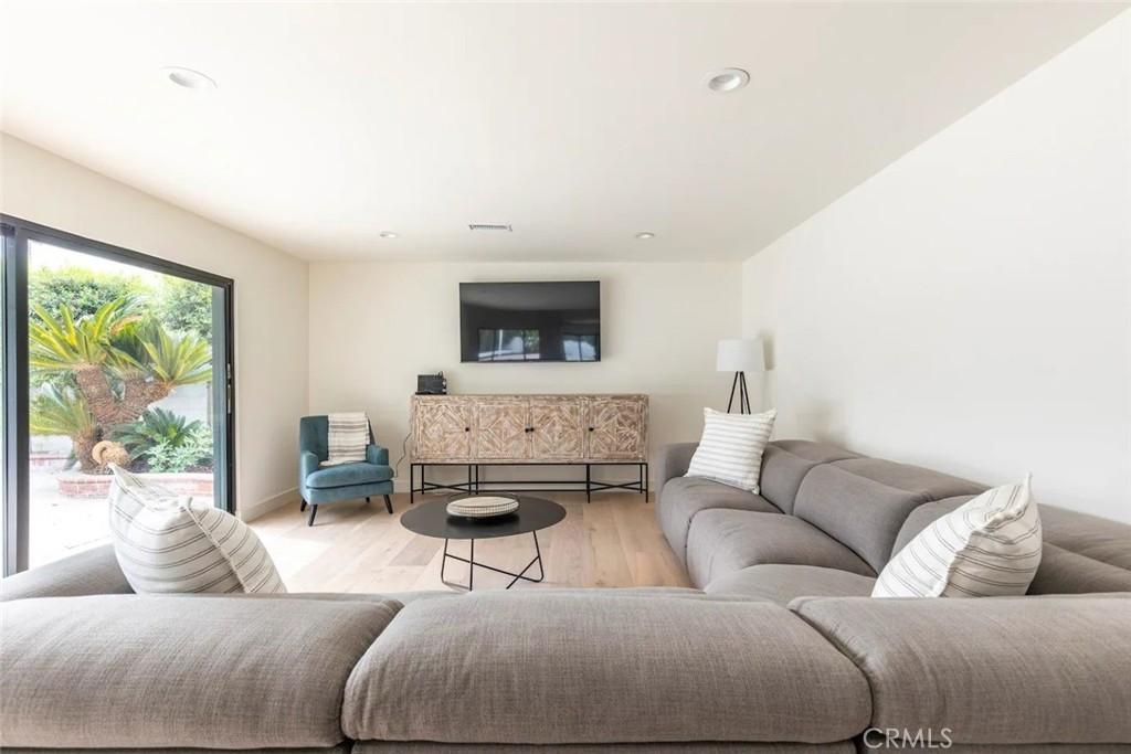 MLS #OC26110968 image #0