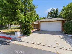 MLS #OC26113183 image #0