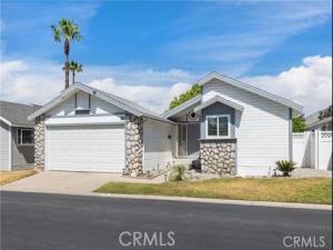 MLS #OC26113402 image #0