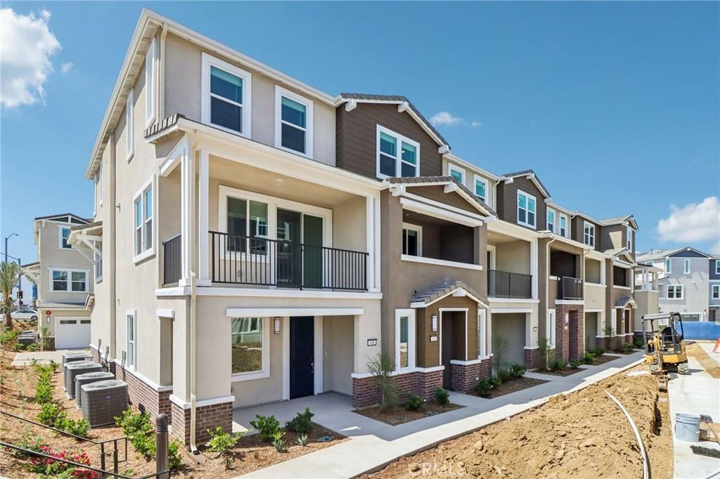 MLS #OC26114547 image #0