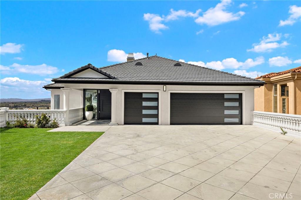 MLS #OC26116915 image #0