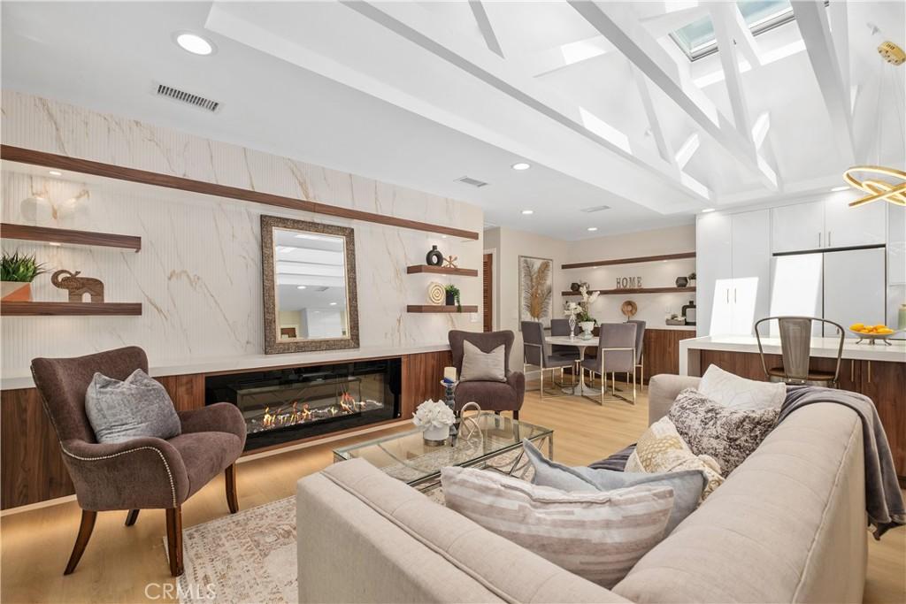 MLS #OC26118087 image #0