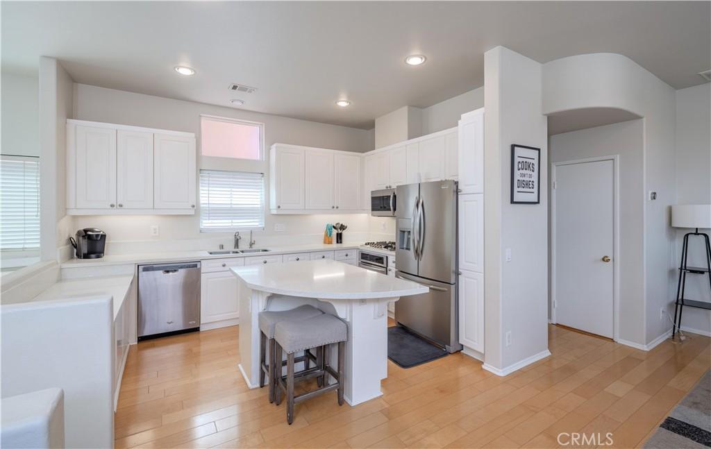 MLS #OC26118290 image #0