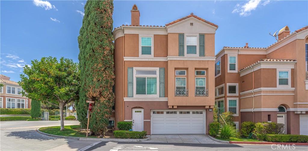 MLS #OC26118290 image #0