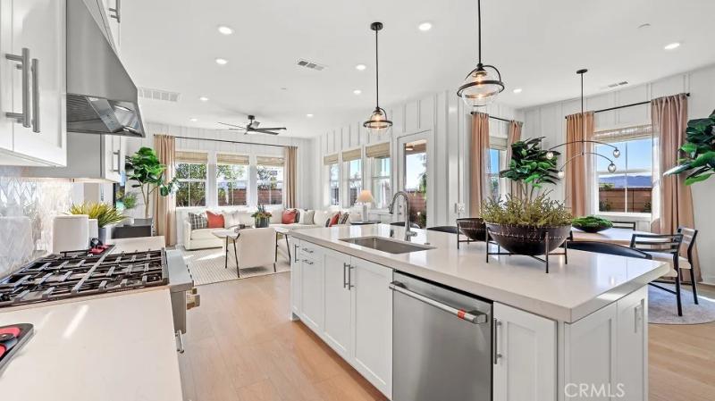 MLS #OC26118296 image #0