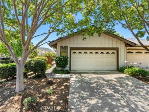 MLS #OC26118954 image #0