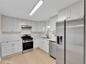 MLS #OC26120368 image #0