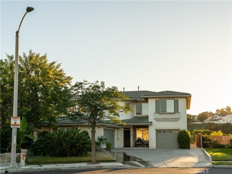 MLS #OC26122378 image #0