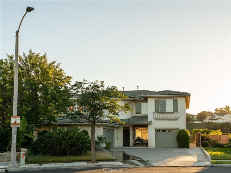 MLS #OC26122378 image #0