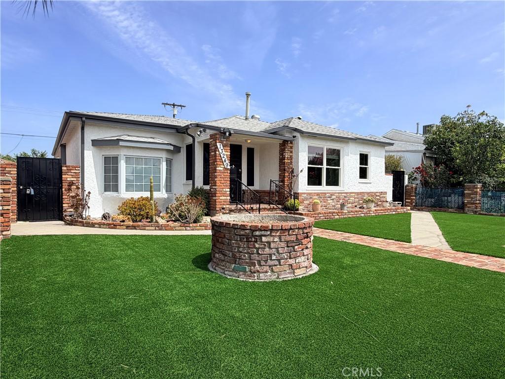 MLS #OC26122542 image #0