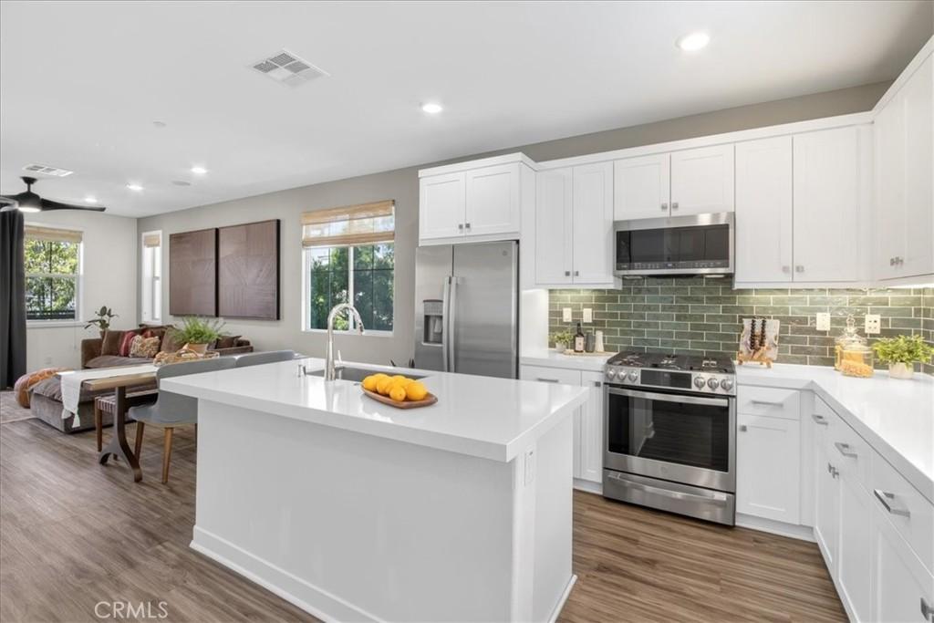 MLS #OC26122546 image #0