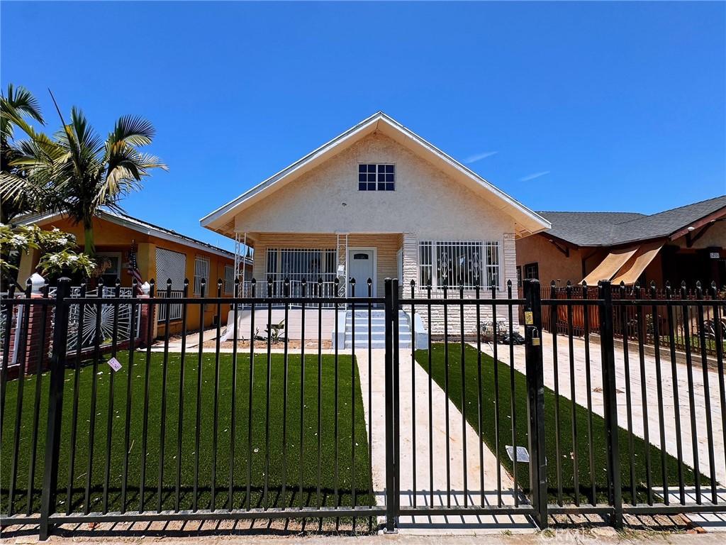 MLS #OC26123180 image #0
