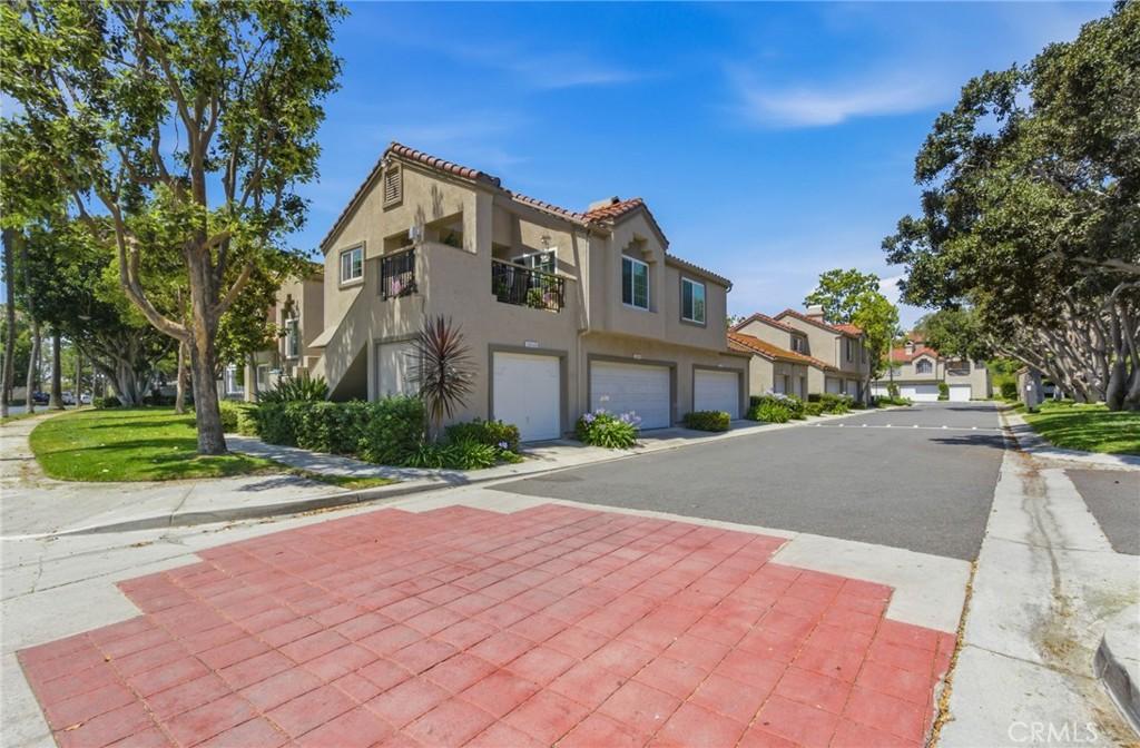 MLS #OC26123971 image #0