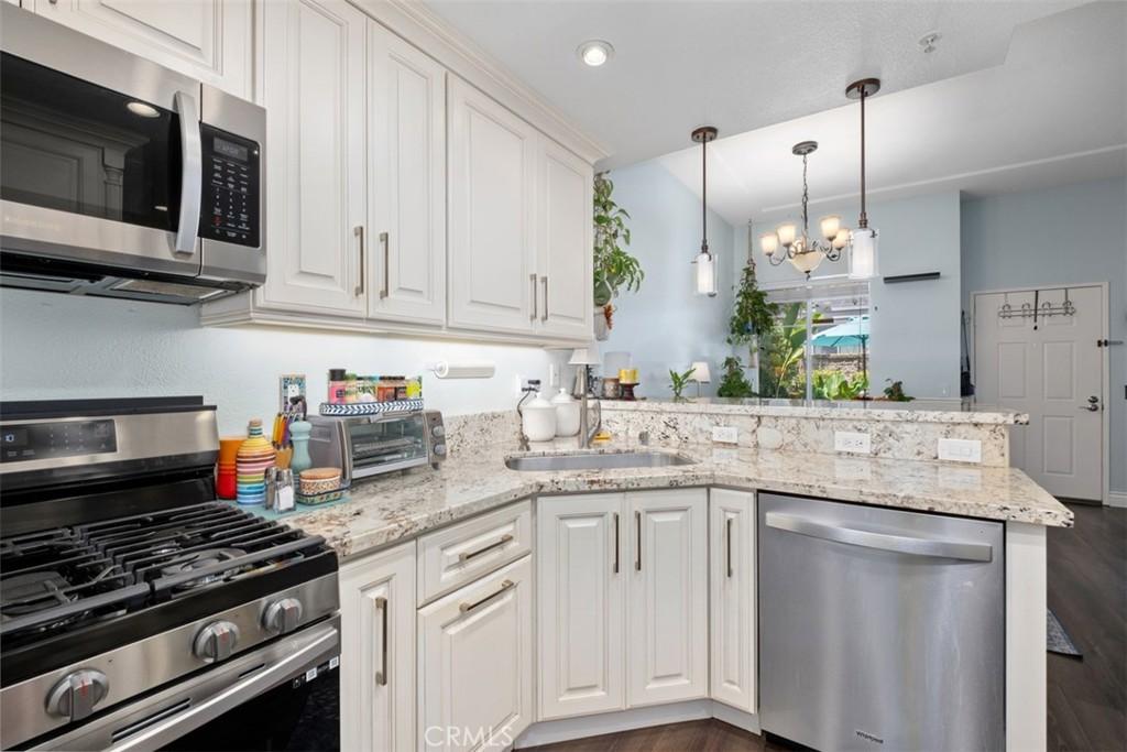 MLS #OC26124330 image #0