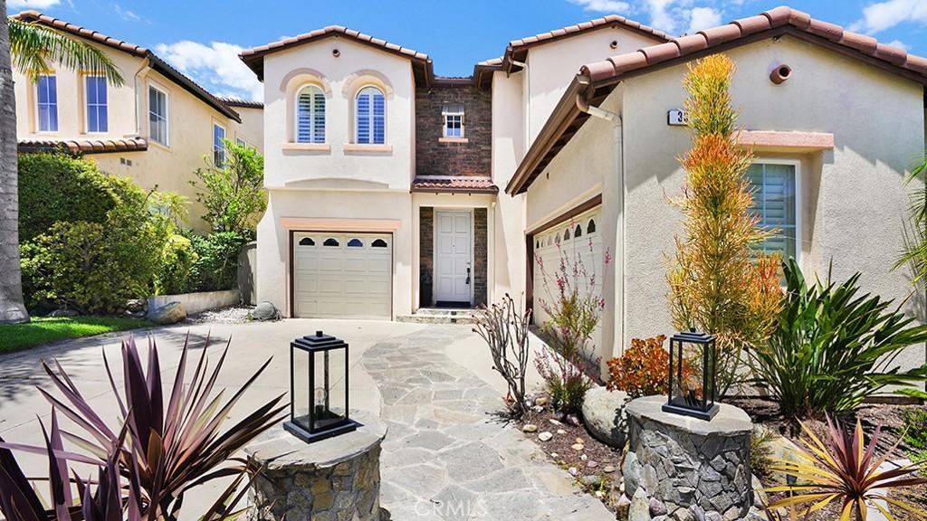 MLS #OC26125085 image #0