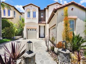MLS #OC26125085 image #0