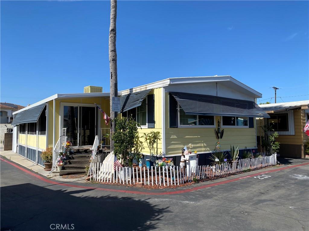MLS #OC26125452 image #0