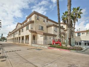 MLS #OC26125728 image #0