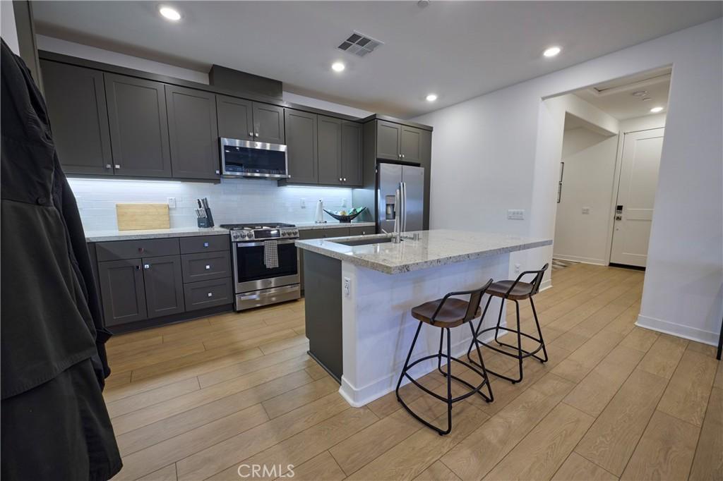 MLS #OC26126081 image #0