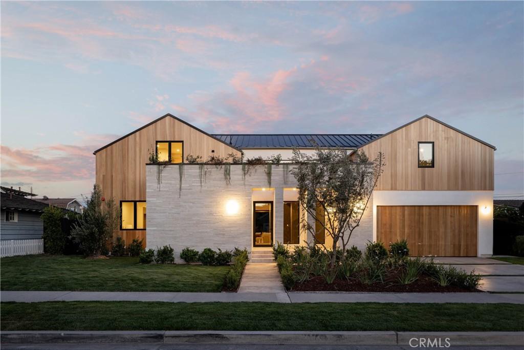 MLS #OC26126481 image #0