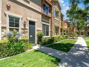 MLS #OC26127460 image #0