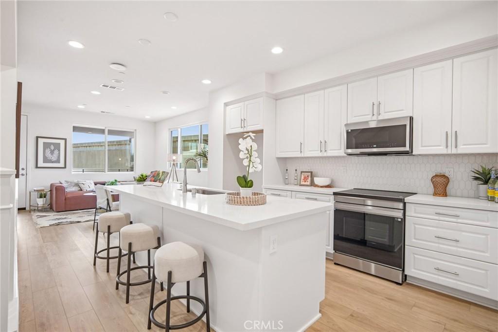 MLS #OC26128096 image #0