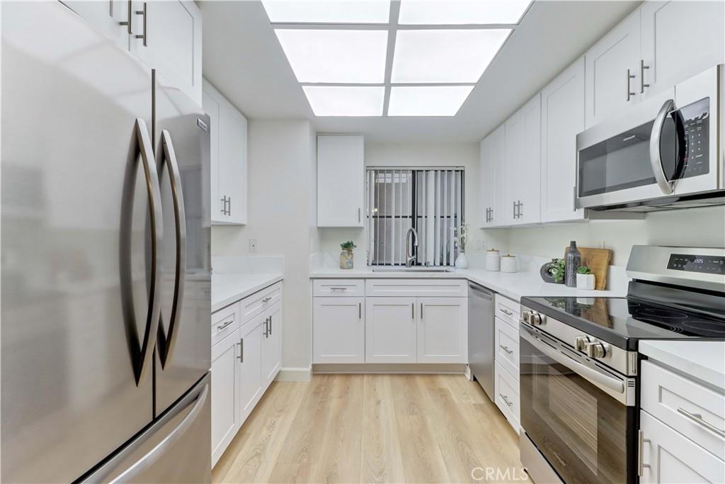 MLS #OC26128809 image #0