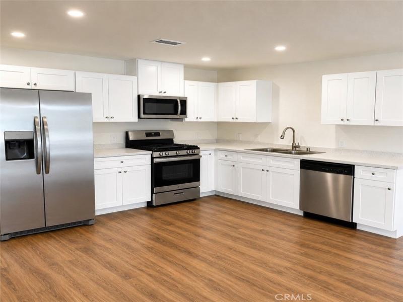 MLS #OC26128862 image #0