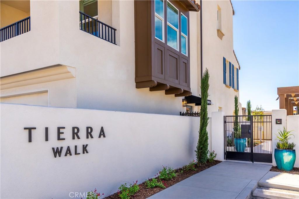 MLS #OC26128981 image #0