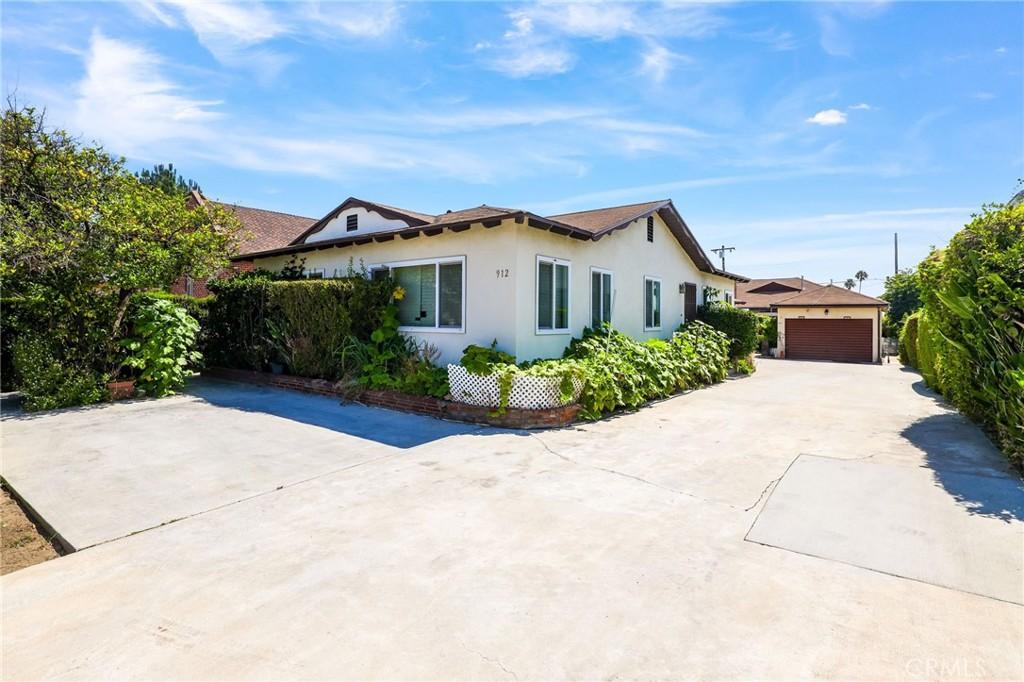 MLS #OC26130851 image #0