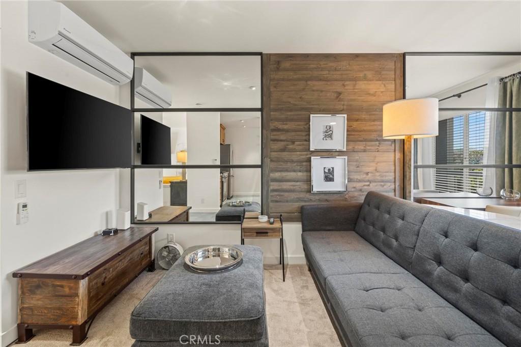 MLS #OC26132440 image #0