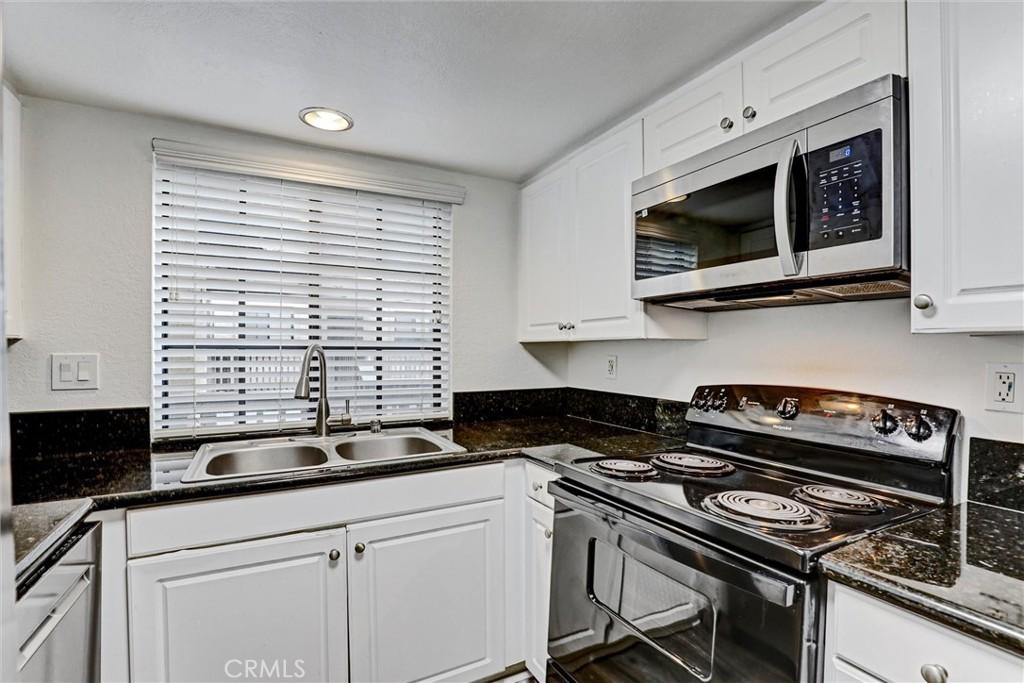 MLS #OC26132780 image #0