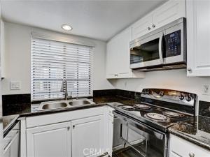 MLS #OC26132780 image #0