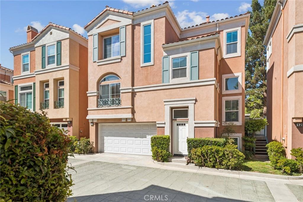 MLS #OC26133034 image #0