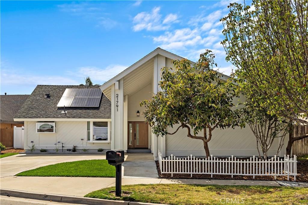 MLS #OC26133209 image #0