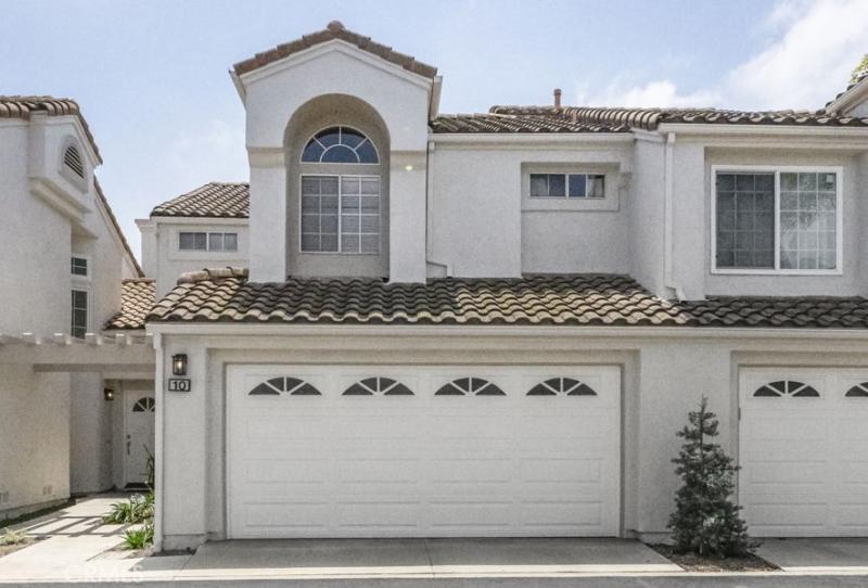 MLS #OC26133504 image #0