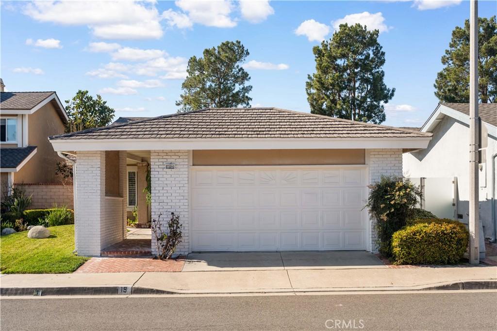 MLS #OC26134103 image #0